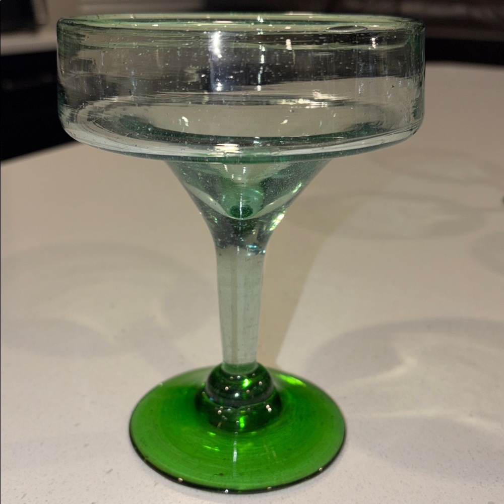 4 Hand Blown Mexican Margarita Glass With a Green Rim and Green Base - Picture 6 of 8